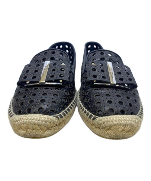 Salvatore Ferragamo（サルヴァトーレ フェラガモ）Salvatore Ferragamo (サルヴァトーレ フェラガモ) エスパドリーユ パンチング ベージュ×ブラック サイズ:9 1/2の古着・服飾アイテム