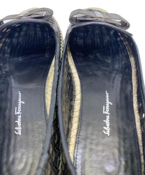 Salvatore Ferragamo（サルヴァトーレ フェラガモ）Salvatore Ferragamo (サルヴァトーレ フェラガモ) エスパドリーユ パンチング ベージュ×ブラック サイズ:9 1/2の古着・服飾アイテム