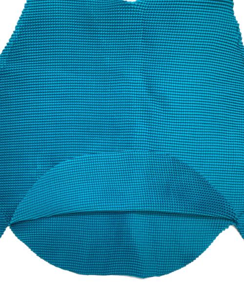 ISSEY MIYAKE me（イッセイ ミヤケ ミー）ISSEY MIYAKE me (イッセイ ミヤケ ミー) ノースリーブプリーツカットソー ブルー サイズ:SIZE Freeの古着・服飾アイテム