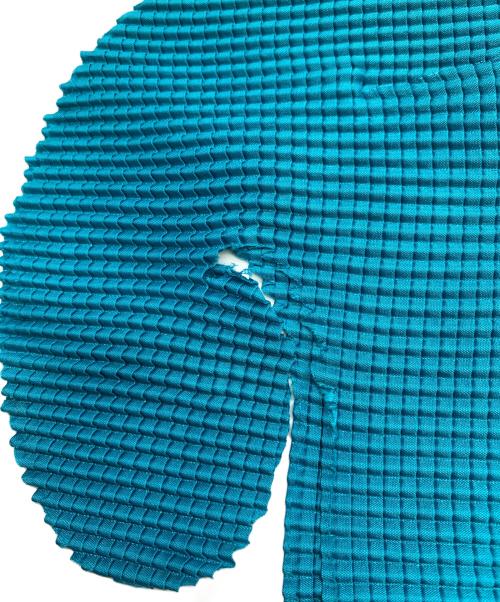 ISSEY MIYAKE me（イッセイ ミヤケ ミー）ISSEY MIYAKE me (イッセイ ミヤケ ミー) ノースリーブプリーツカットソー ブルー サイズ:SIZE Freeの古着・服飾アイテム