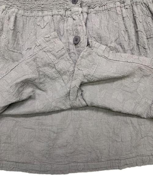 ISSEY MIYAKE me（イッセイ ミヤケ ミー）ISSEY MIYAKE me (イッセイ ミヤケ ミー) ISSEY MIYAKE ME　シワ加工ブラウス グレー サイズ:表記無しの古着・服飾アイテム