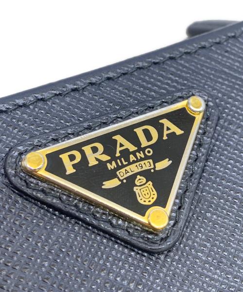 PRADA（プラダ）PRADA (プラダ) PRADA　サフィアーノ・トライアングル　2つ折り財布　の古着・服飾アイテム