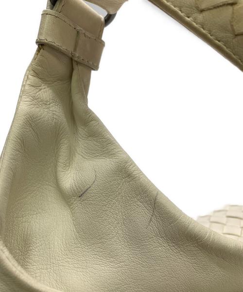 BOTTEGA VENETA（ボッテガベネタ）BOTTEGA VENETA (ボッテガベネタ) BOTTEGA VENETA　イントレチャート　ハンドバッグ ホワイトの古着・服飾アイテム