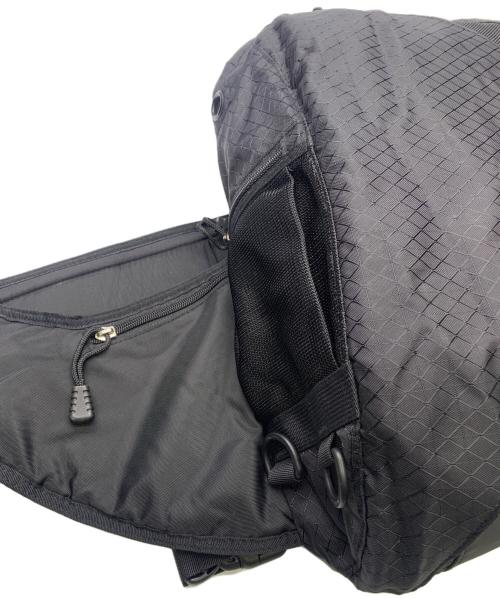 OAKLEY（オークリー）OAKLEY (オークリー) 00’sスリングショルダーバッグ ブラックの古着・服飾アイテム