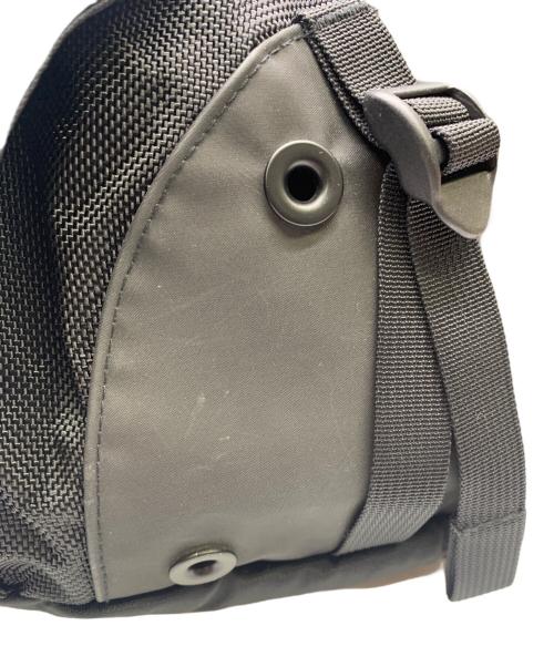 OAKLEY（オークリー）OAKLEY (オークリー) 00’sスリングショルダーバッグ ブラックの古着・服飾アイテム