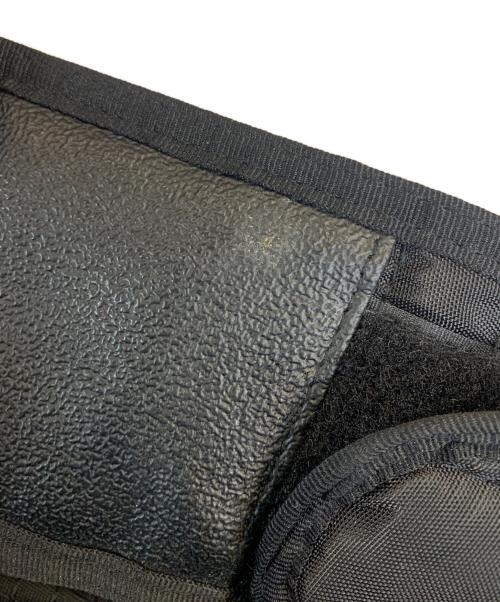 OAKLEY（オークリー）OAKLEY (オークリー) 00’sスリングショルダーバッグ ブラックの古着・服飾アイテム