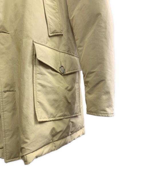 WOOLRICH（ウールリッチ）WOOLRICH (ウールリッチ) WOOLRICH　ダウンコート　ARCTIC PARKA（アークティックパーカ） ベージュ サイズ:Mの古着・服飾アイテム