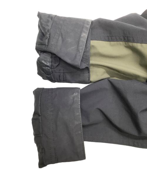 THE NORTH FACE（ザ ノース フェイス）THE NORTH FACE (ザ ノース フェイス) THE NORTH FACE　マウンテンライトジャケット ブラック×オリーブ サイズ:Sの古着・服飾アイテム