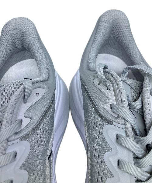 HOKA（ホカ）HOKA (ホカ) スニーカー ホワイト×グレー サイズ:27.5㎝の古着・服飾アイテム