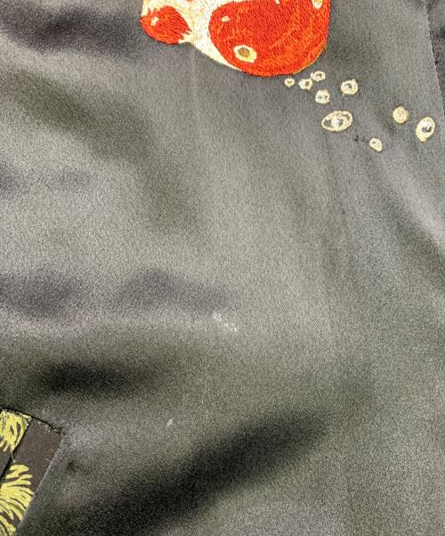 KANEKO ISAO（カネコ イサオ）KANEKO ISAO (カネコ イサオ) スカジャン　金魚刺繍 Japan　 ブラック×レッド サイズ:表記なしの古着・服飾アイテム