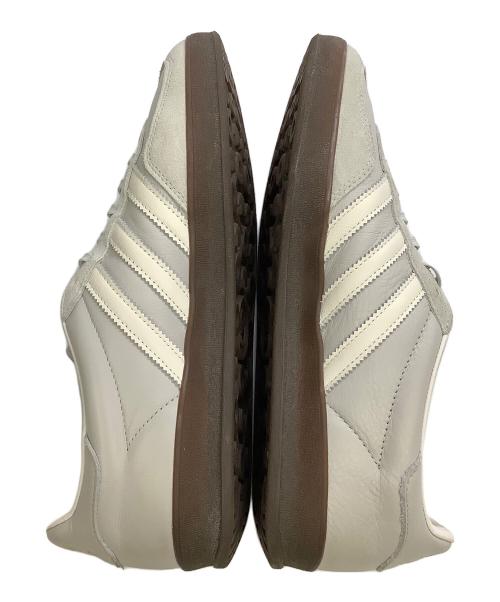 adidas（アディダス）adidas (アディダス) URBAN RESEARCH (アーバンリサーチ) adidas　URBAN RESEARCH　グレー×ホワイト　GAZELLE INDOOR　スニーカー グレー×ホワイト サイズ:SIZE 27.5cmの古着・服飾アイテム