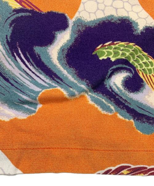 Sun Surf SPECIAL EDITION（サンサーフ・スペシャルエディション）Sun Surf SPECIAL EDITION (サンサーフ・スペシャルエディション) CHARLIE CHAN “LEGENDARY HAWAII”　 オレンジ サイズ:Mの古着・服飾アイテム