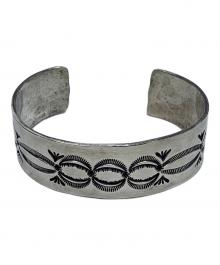 Leonard Maloney（レオナルドマロニー）の古着「インディアンジュエリー ナバホ族　スターリングシルバー(SILVER925)　バングル」