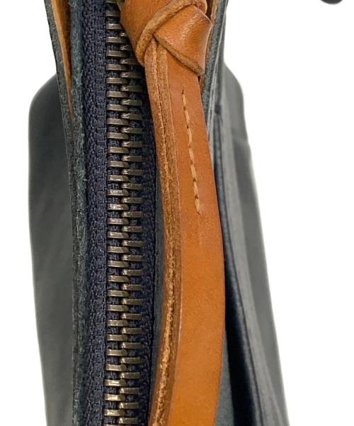 genten（ゲンテン）genten (ゲンテン) genten　ブラック　レザーショルダーバッグ ブラックの古着・服飾アイテム