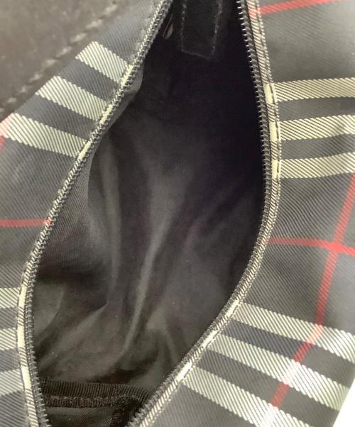 BURBERRY LONDON（バーバリーロンドン）BURBERRY LONDON (バーバリーロンドン) BURBERRY LONDON　ブラック×レッド　ノバチェック　ミニポーチ ブラック×レッドの古着・服飾アイテム