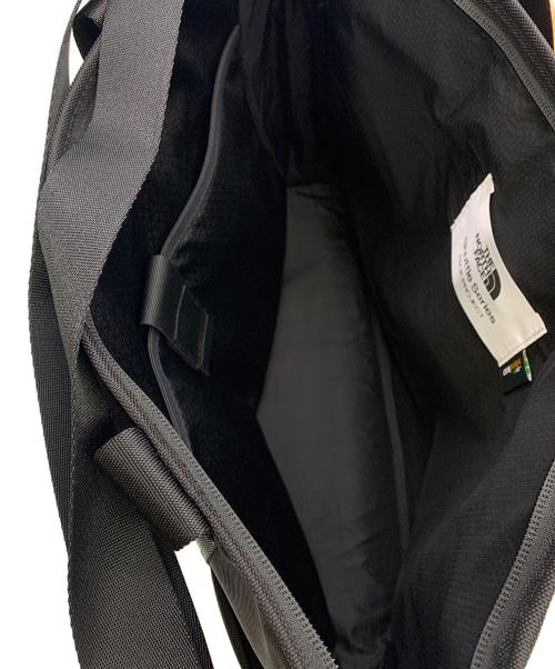 THE NORTH FACE（ザ ノース フェイス）THE NORTH FACE (ザ ノース フェイス) THE NORTH FACE　ブラック　ショルダーバッグ ブラックの古着・服飾アイテム
