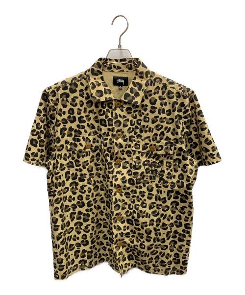 stussy（ステューシー）stussy (ステューシー) stussy　ベージュ×ブラック　レオパード柄　半袖シャツ ベージュ×ブラック サイズ:SIZE Mの古着・服飾アイテム