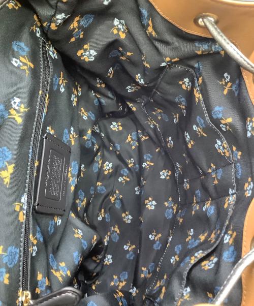 COACH（コーチ）COACH (コーチ) COACH　フローラル　ネイビー×インディゴ　デニム切替リュック ネイビー×インディゴの古着・服飾アイテム