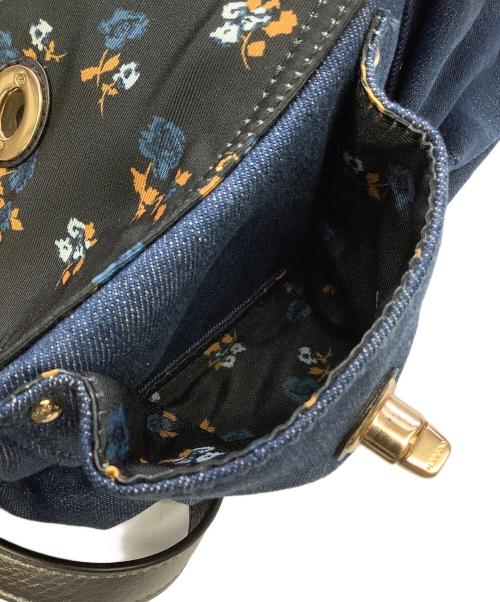 COACH（コーチ）COACH (コーチ) COACH　フローラル　ネイビー×インディゴ　デニム切替リュック ネイビー×インディゴの古着・服飾アイテム