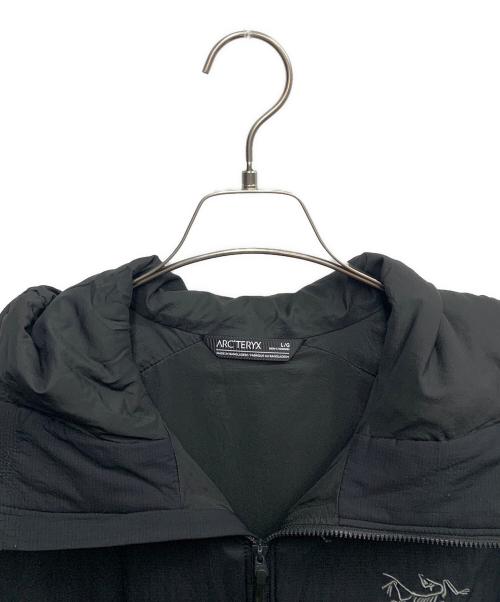 ARC'TERYX（アークテリクス）ARC'TERYX (アークテリクス) ARC'TERYX　ブラック　ATOM HOODY ブラック サイズ:SIZE Lの古着・服飾アイテム