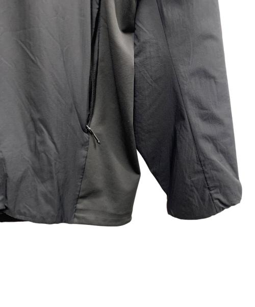 ARC'TERYX（アークテリクス）ARC'TERYX (アークテリクス) ARC'TERYX　ブラック　ATOM HOODY ブラック サイズ:SIZE Lの古着・服飾アイテム