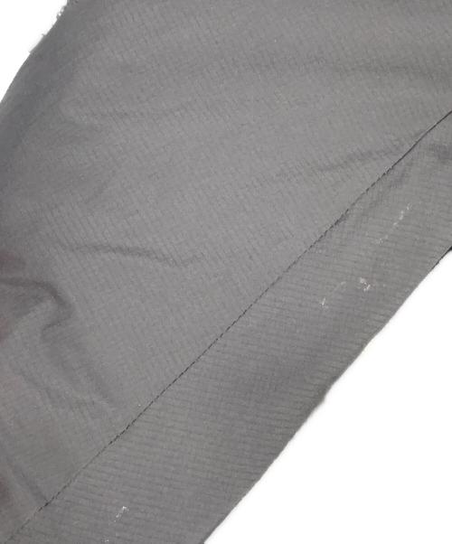 ARC'TERYX（アークテリクス）ARC'TERYX (アークテリクス) ARC'TERYX　ブラック　ATOM HOODY ブラック サイズ:SIZE Lの古着・服飾アイテム