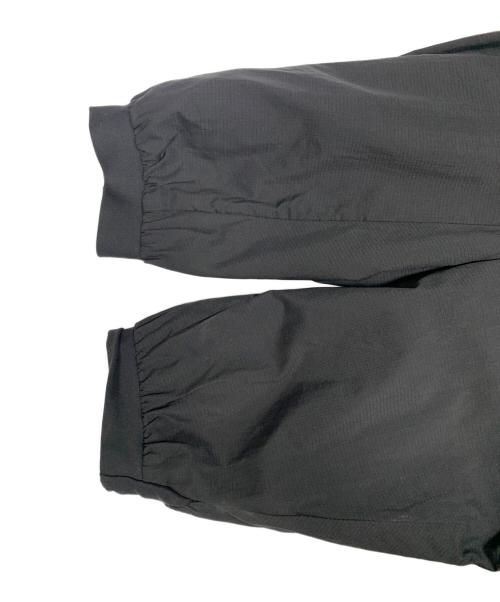 ARC'TERYX（アークテリクス）ARC'TERYX (アークテリクス) ARC'TERYX　ブラック　ATOM HOODY ブラック サイズ:SIZE Lの古着・服飾アイテム