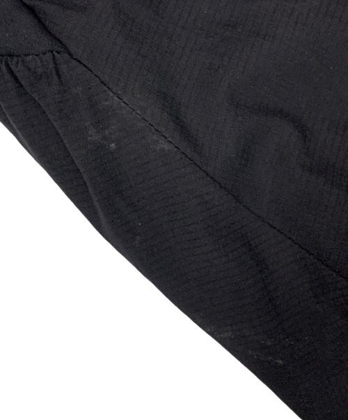 ARC'TERYX（アークテリクス）ARC'TERYX (アークテリクス) ARC'TERYX　ブラック　ATOM HOODY ブラック サイズ:SIZE Lの古着・服飾アイテム