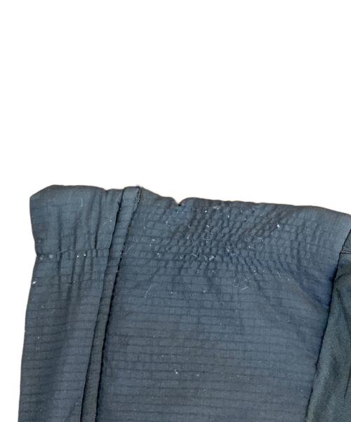 ARC'TERYX（アークテリクス）ARC'TERYX (アークテリクス) ARC'TERYX　ブラック　ATOM HOODY ブラック サイズ:SIZE Lの古着・服飾アイテム