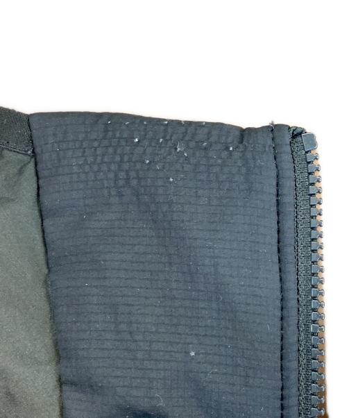 ARC'TERYX（アークテリクス）ARC'TERYX (アークテリクス) ARC'TERYX　ブラック　ATOM HOODY ブラック サイズ:SIZE Lの古着・服飾アイテム