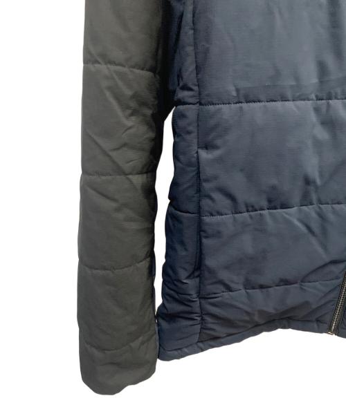 THE NORTH FACE（ザ ノース フェイス）THE NORTH FACE (ザ ノース フェイス) THE NORTH FACE　ネイビー×ブラック　中綿ジャケット ネイビー×ブラック サイズ:SIZE XLの古着・服飾アイテム