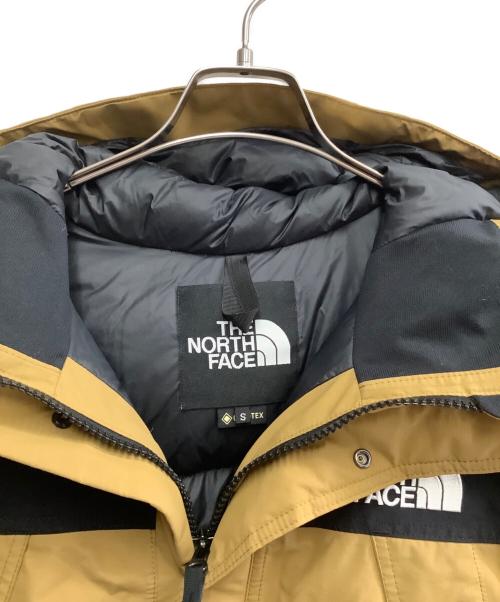 THE NORTH FACE（ザ ノース フェイス）THE NORTH FACE (ザ ノース フェイス) THE NORTH FACE マウンテンダウンジャケット ベージュ×ブラック サイズ:Sの古着・服飾アイテム