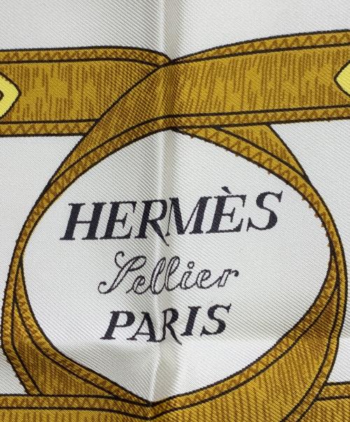 HERMES（エルメス）HERMES (エルメス) HERMES　カレ90　ホワイト×レッド　シルクスカーフ ホワイト×レッドの古着・服飾アイテム