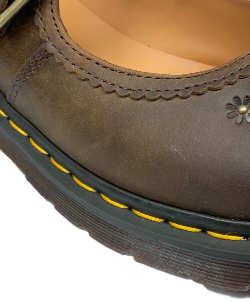 Dr.Martens（ドクターマーチン）Dr.Martens (ドクターマーチン) Dr.Martens　ブラウン　フラワー メリージェーン シューズ ブラウン サイズ:SIZE US10の古着・服飾アイテム