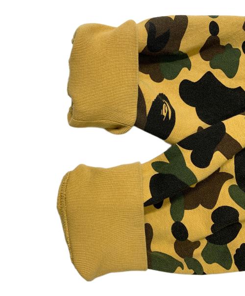 A BATHING APE（アベイシングエイプ）A BATHING APE (アベイシングエイプ) A BATHING APE　カーキ　カモフラージュ柄　スウェット カーキ サイズ:SIZE XLの古着・服飾アイテム