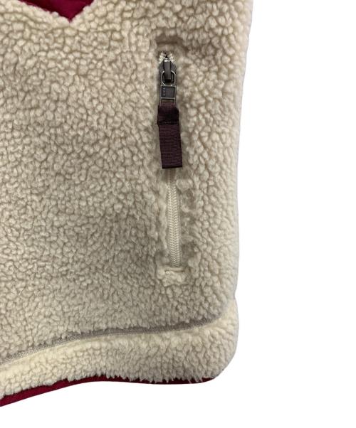 Patagonia（パタゴニア）Patagonia (パタゴニア) Patagonia　ベージュ×レッド　クラシック・レトロX・ベスト　ボアジャケット ベージュ×レッド サイズ:SIZE XSの古着・服飾アイテム