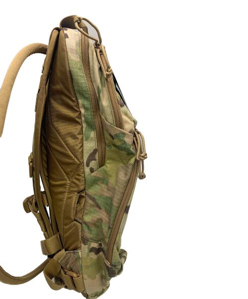 CAMELBAK（キャメルバック）CAMELBAK (キャメルバック) CAMELBAK　オリーブ　カモフラージュ　キャメルバック ハイドレーションバッグ オリーブ 未使用品の古着・服飾アイテム