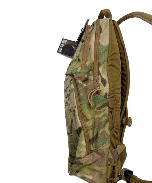 CAMELBAK（キャメルバック）CAMELBAK (キャメルバック) CAMELBAK　オリーブ　カモフラージュ　キャメルバック ハイドレーションバッグ オリーブ 未使用品の古着・服飾アイテム