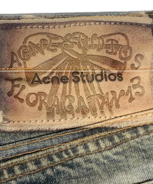 Acne studios（アクネ ストゥディオズ）Acne studios (アクネ ストゥディオズ) ACNE STUDIOS　インディゴ　転写プリント総柄ルーズフィットパンツ @ Π　デニムパンツ インディゴ サイズ:EUR 50の古着・服飾アイテム