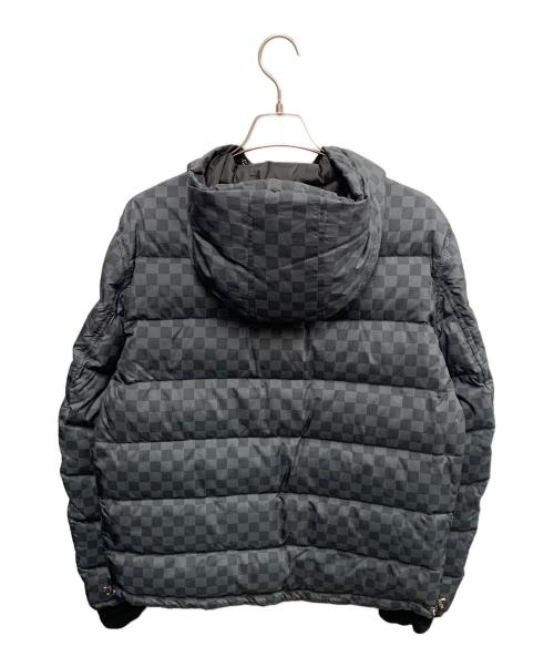 LOUIS VUITTON（ルイ ヴィトン）LOUIS VUITTON (ルイ ヴィトン) LOUIS VUITTON　ダミエグラフィットリバーシブルダウンジャケット　 ブラック サイズ:SIZE 52の古着・服飾アイテム