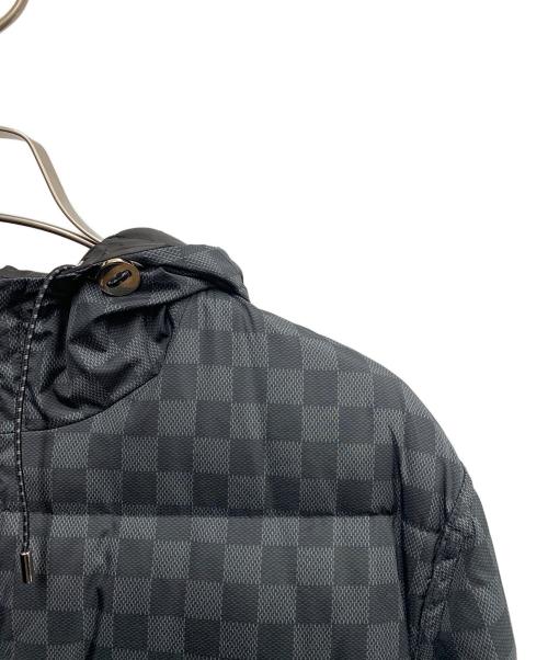 LOUIS VUITTON（ルイ ヴィトン）LOUIS VUITTON (ルイ ヴィトン) LOUIS VUITTON　ダミエグラフィットリバーシブルダウンジャケット　 ブラック サイズ:SIZE 52の古着・服飾アイテム