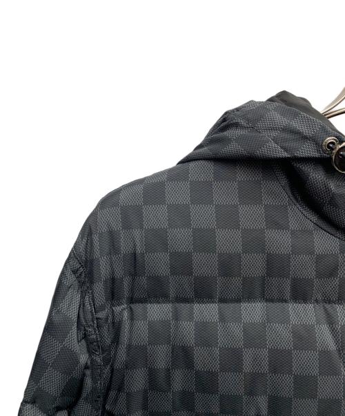 LOUIS VUITTON（ルイ ヴィトン）LOUIS VUITTON (ルイ ヴィトン) LOUIS VUITTON　ダミエグラフィットリバーシブルダウンジャケット　 ブラック サイズ:SIZE 52の古着・服飾アイテム