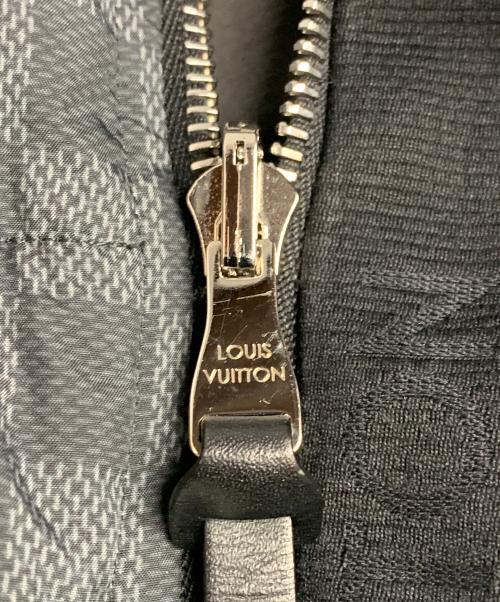 LOUIS VUITTON（ルイ ヴィトン）LOUIS VUITTON (ルイ ヴィトン) LOUIS VUITTON　ダミエグラフィットリバーシブルダウンジャケット　 ブラック サイズ:SIZE 52の古着・服飾アイテム