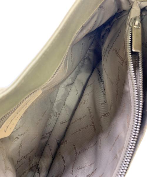 Salvatore Ferragamo（サルヴァトーレ フェラガモ）Salvatore Ferragamo (サルヴァトーレ フェラガモ) Salvatore Ferragamo　ベージュ　ワンショルダーバッグ ベージュの古着・服飾アイテム