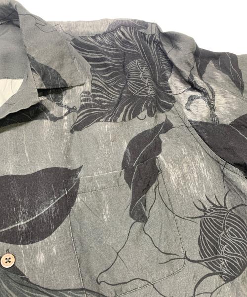 BUDSPOOL（バッズプール）BUDSPOOL (バッズプール) Gakkin (ガッキン) BUDSPOOL×GAKKIN　廻り花 HAWAIIAN SHIRT　半袖シャツ グレー サイズ:SIZE Lの古着・服飾アイテム