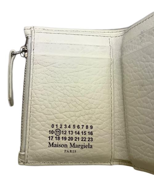 Maison Margiela（メゾンマルジェラ）Maison Margiela (メゾンマルジェラ) Maison Margiela　4ステッチ 三つ折り ウォレット　コンパクトウォレット ホワイトの古着・服飾アイテム