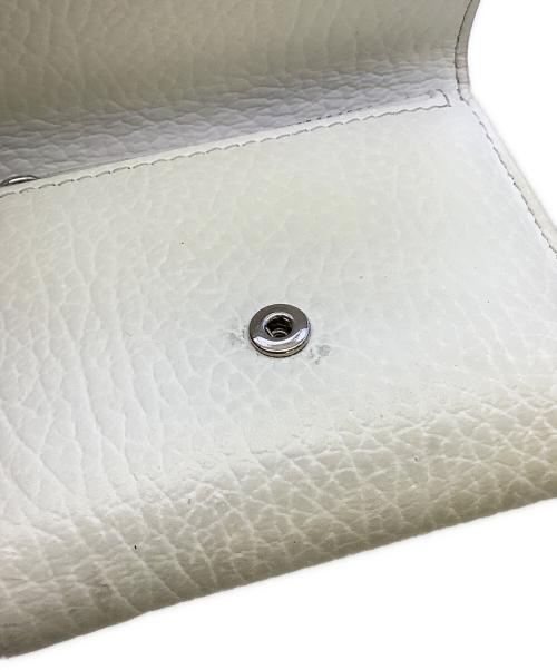 Maison Margiela（メゾンマルジェラ）Maison Margiela (メゾンマルジェラ) Maison Margiela　4ステッチ 三つ折り ウォレット　コンパクトウォレット ホワイトの古着・服飾アイテム