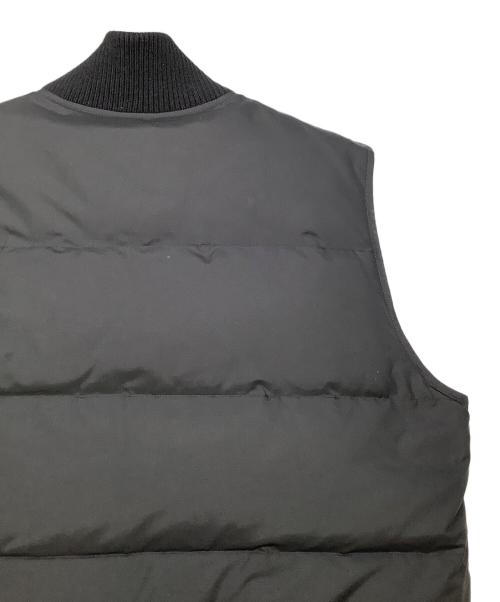 FRED PERRY（フレッドペリー）FRED PERRY (フレッドペリー) FRED PERRY　	ブラック　ダウンベスト ブラック サイズ:SIZE Lの古着・服飾アイテム