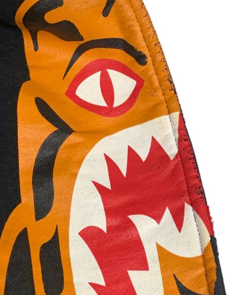 A BATHING APE（アベイシングエイプ）A BATHING APE (アベイシングエイプ) SHARK HOODIE　プルオーバーパーカー ブラック サイズ:Mの古着・服飾アイテム
