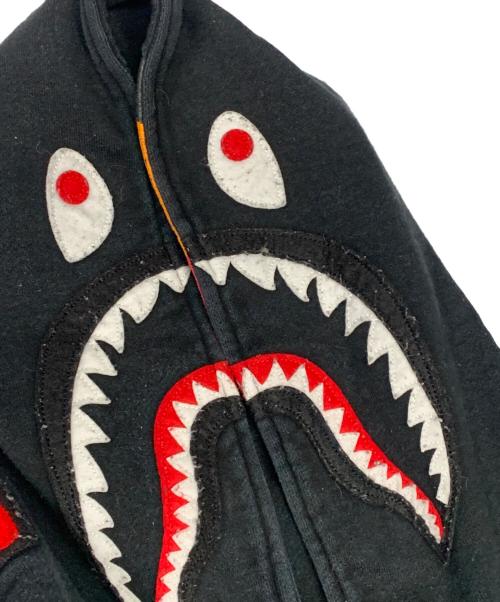 A BATHING APE（アベイシングエイプ）A BATHING APE (アベイシングエイプ) SHARK HOODIE　プルオーバーパーカー ブラック サイズ:Mの古着・服飾アイテム